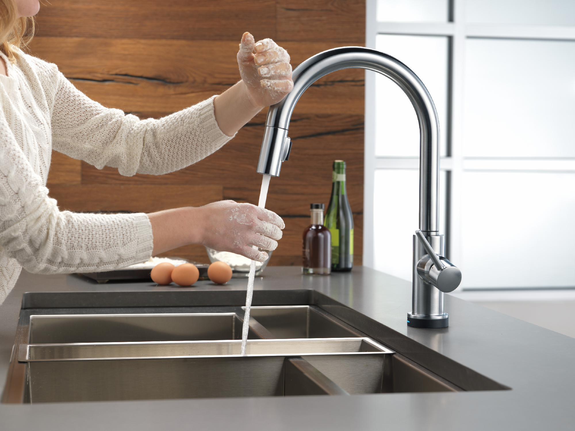 Delta Trinsic Touch Kitchen Faucet With